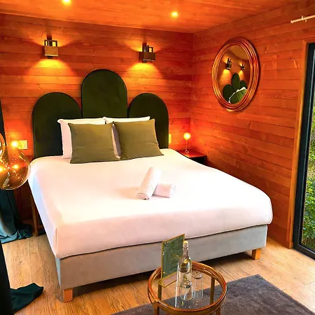 Les De Otel 3*
